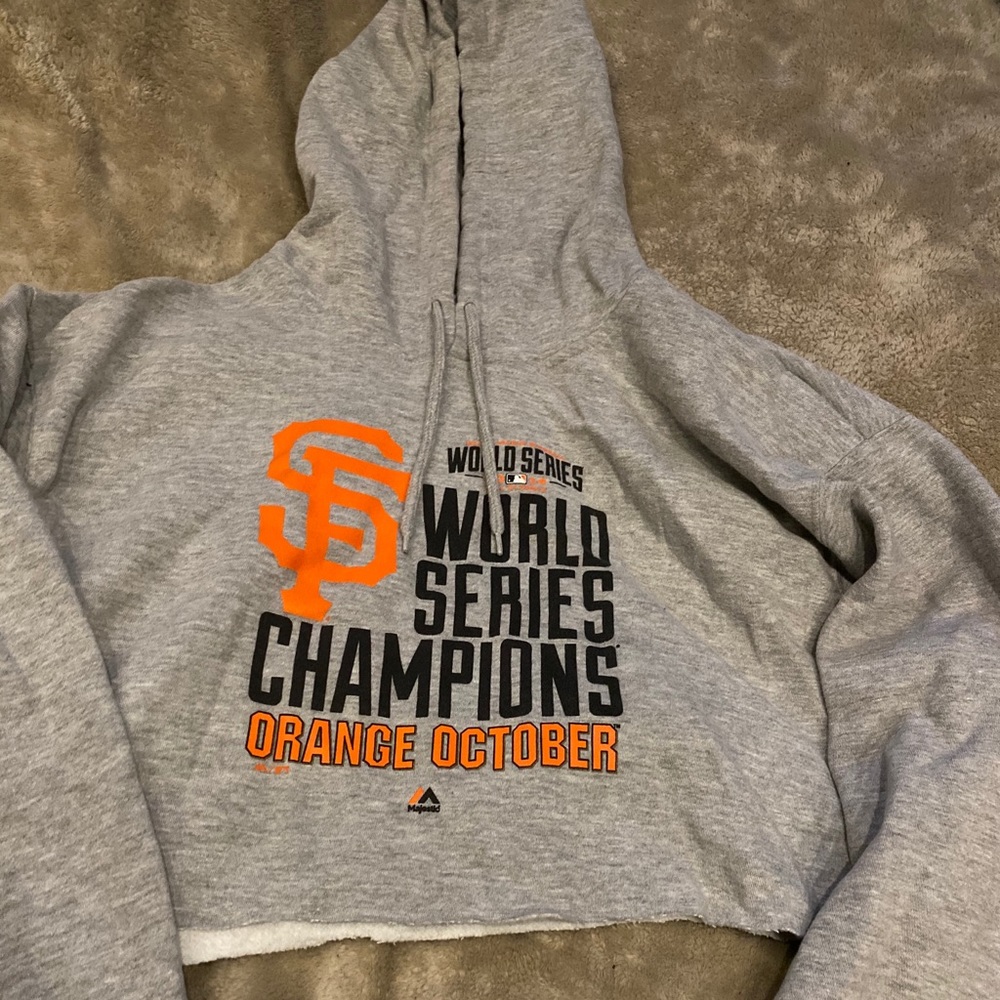 Cropped Giants Hoodie
